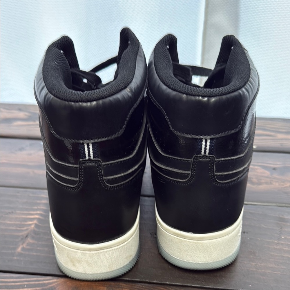 Nautica Black and White Sneakers with Classic Silhouette - Picture 6 of 6
